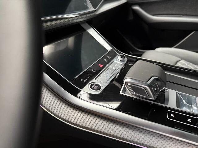 Audi Q8 Q8 55 Tfsi S-LINE Competiton 23 inch soft close RS zetels head-up trekhaak