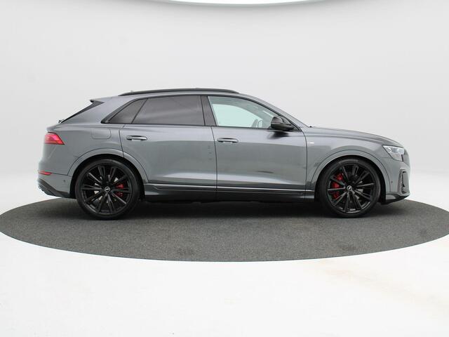 Audi Q8 60 TFSi e 490 Pk quattro S-Line Competition | Trekhaak | Panoramadak | Bang & Olufsen | Stoel Ventilatie/Verwarming | Luchtvering | Vierwielbesturing | Laser LED | 23 Inch
