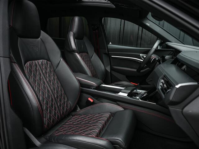 Audi Q8 e-tron 50 quattro S Edition 95 kWh · NL-auto · Panoramadak · RS-seats · Memory seats · Leder · Adaptive cruise · Keyless · Stuurverwarming