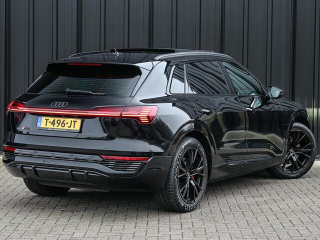 Audi Q8 e-tron 50 quattro S Edition 95 kWh · NL-auto · Panoramadak · RS-seats · Memory seats · Leder · Adaptive cruise · Keyless · Stuurverwarming