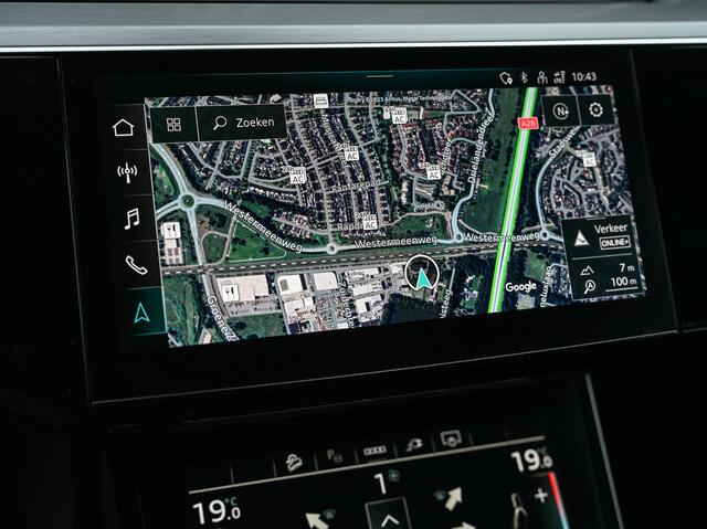 Audi Q8 e-tron 50 quattro S Edition 95 kWh · NL-auto · Panoramadak · RS-seats · Memory seats · Leder · Adaptive cruise · Keyless · Stuurverwarming