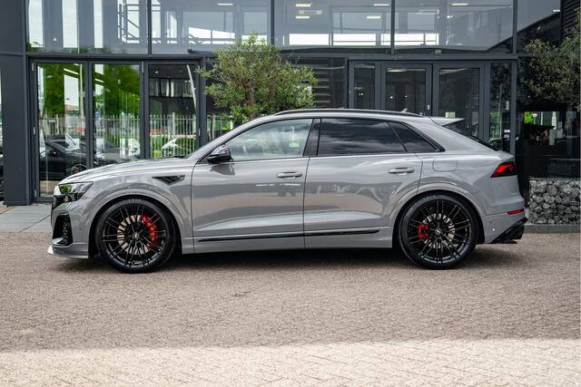 Audi Q8 60 TFSI e ABT Aero Competition | Audi Exclusive Nardogrijs | Advanced onderstel | Stoelventilatie + massagefunctie | Uitgebreid lederpakket | Carbon | Head up | B&O | Servosluiting