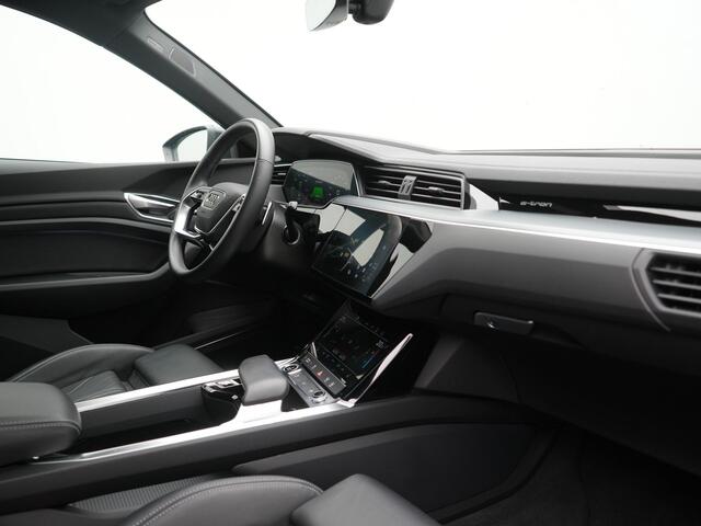 Audi Q8 e-tron 55 Quattro S Edition 114 kWh 408pk Dealer O.H. | Panodak | Luchtvering | Adaptive Cruise | Head Up | Bang & Olufsen | 360 Camera | Lederen Sportstoelen Verwarmd | Matrix LED | Keyless | Apple Carplay | Navigatie | DAB |