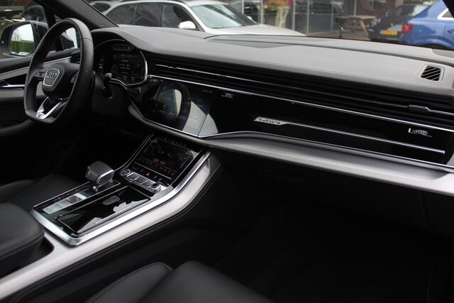 Audi Q8 55 TFSI e quattro Pro Line Plus / Trekhaak / 360Camera / Head-up / Softclose / Matrix LED / 22'' / RS Seats / B&O / Sfeerverlichting / Stoelmassage+Ventilatie / Stuurverwarming / Dodehoek / DAB / ACC