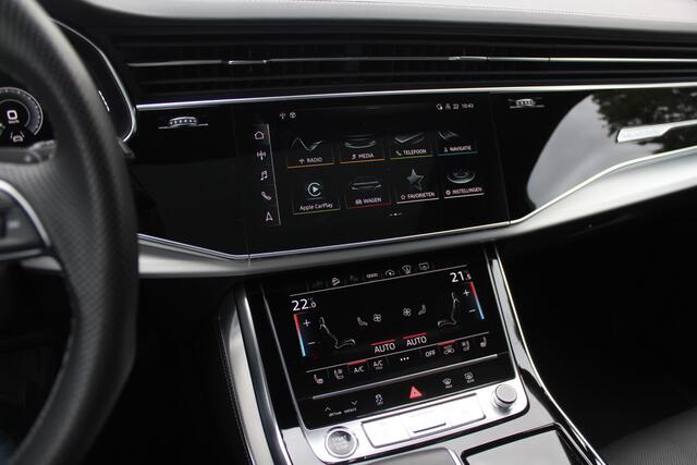 Audi Q8 55 TFSI e quattro Pro Line Plus / Trekhaak / 360Camera / Head-up / Softclose / Matrix LED / 22'' / RS Seats / B&O / Sfeerverlichting / Stoelmassage+Ventilatie / Stuurverwarming / Dodehoek / DAB / ACC