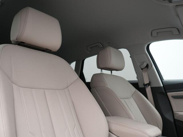 Audi Q8 e-tron 55 quattro S Line 114 kWh 408pk Dealer O.H | Trekhaak Afn. | Adaptive Cruise | Camera | Head Up | Matrix LED | Lederen Sportstoelen Memory & Ventilatie | Apple Carplay | Virtual | Stoelverwarming | Navigatie | DAB | 20"L.M |