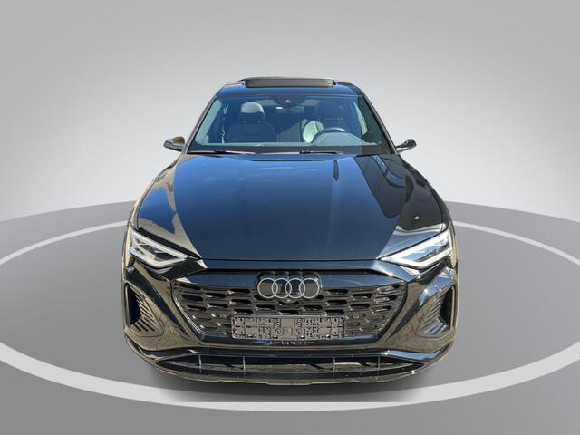 Audi Q8 Sportback e-tron 55 quattro S Edition 115 kWh · Panoramadak · 360 Camera · Luchtvering · Keyless · 360 Camera · Keyless · Matrix LED · 22"Velgen ·