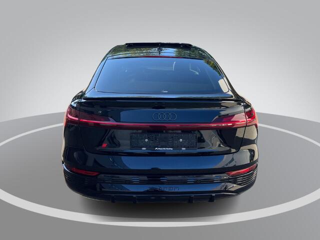 Audi Q8 Sportback e-tron 55 quattro S Edition 115 kWh · Panoramadak · 360 Camera · Luchtvering · Keyless · 360 Camera · Keyless · Matrix LED · 22"Velgen ·