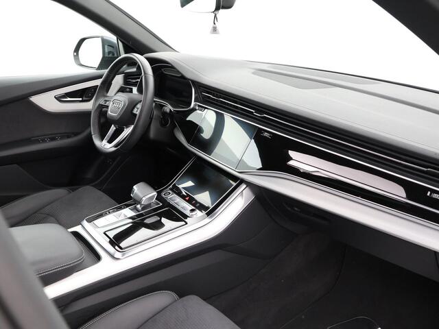Audi Q8 55 TFSIe 381pk Tiptronic Quattro Pro Line S · Panoramadak · 360 Camera · Wegklapbare Trekhaak · Apple/Android Car Play · Luchtvering · 21'' Inch ·
