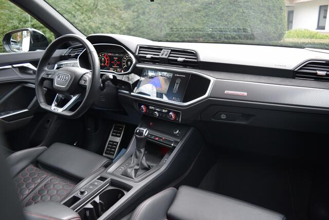 Audi RS Q3 Sportback TFSI | Panoramadak | Stoelverwarming | Getint glas