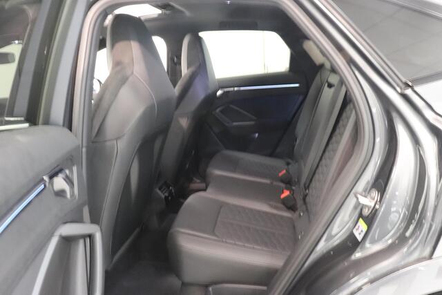 Audi RS Q3 Sportback | PANO | Memory | S-interieur | Sportuitlaat | B&O Audio | Trekhaak |