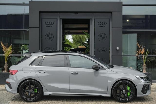 Audi RS3 Sportback 2.5 TFSI 400pk Quattro Hulk Panoramadak *BTW* Keramisch VOL! Massage B&O audio RS Dynamic