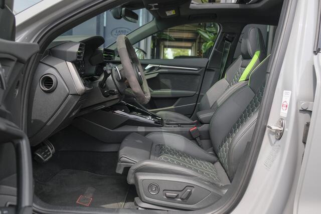 Audi RS3 Sportback 2.5 TFSI 400pk Quattro Hulk Panoramadak *BTW* Keramisch VOL! Massage B&O audio RS Dynamic