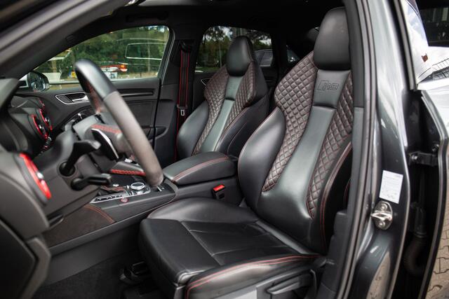 Audi RS3 Limousine 2.5 TFSI RS 3 quattro , RS uitlaat, Keramische remmen,