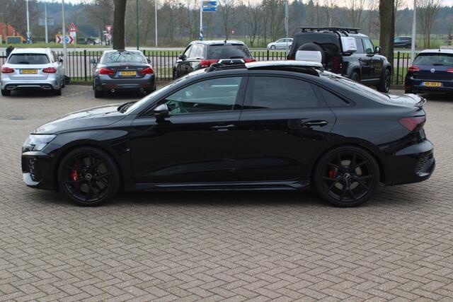 Audi RS3 Limousine 2.5 TFSI quattro / Verlengd Garantie / Milltek / Keramisch / Panoramadak / Camera / Head-up / B&O / Matrix LED / ACC / Leder