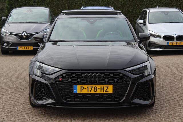 Audi RS3 Limousine 2.5 TFSI quattro / Verlengd Garantie / Milltek / Keramisch / Panoramadak / Camera / Head-up / B&O / Matrix LED / ACC / Leder