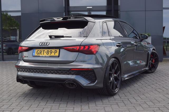 Audi RS3 Sportback 2.5 TFSI 400pk Quattro Pano BenO RS-Design 19'' ACC