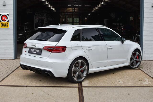 Audi RS3 Sportback 2.5 TFSI Quattro Pro Line Plus *RS Schaalstoelen | Pano | B&O | Magnetic Ride | Carbon | Blindspot*