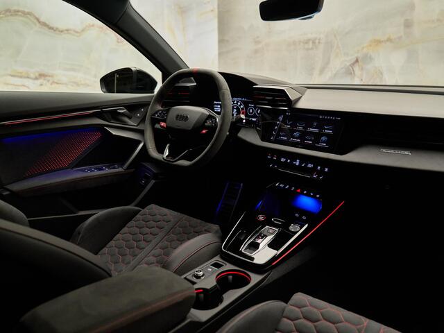 Audi RS3 Sportback 2.5 TFSI Quattro, pano, RS-schaalstoelen, SONOS, sp.uitlaat, matrix-LED, HUD, ACC, 19", privacy