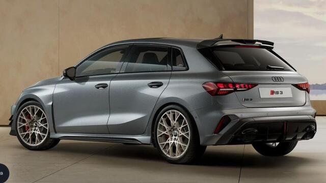 Audi RS3 Sportback quattro competition limited nr. 594 | Lak Gletsjerwit mat Exclusive | RS schaalstoelen exclusive | Panoramadak | Head-up Display | Carbon dakspoiler |