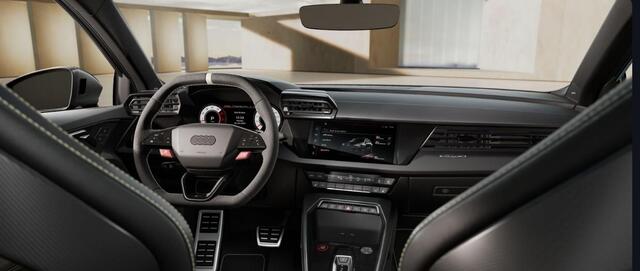 Audi RS3 Sportback quattro competition limited nr. 594 | Lak Gletsjerwit mat Exclusive | RS schaalstoelen exclusive | Panoramadak | Head-up Display | Carbon dakspoiler |