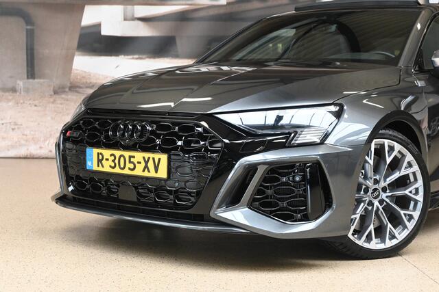 Audi RS3 Limousine 2.5 TFSI 400pk quattro | NL-auto | Matrix | Leder | Panoramadak | 100% (Dealer) onderhouden label