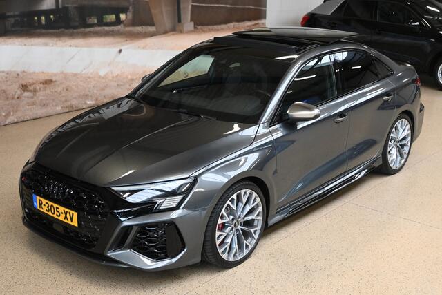 Audi RS3 Limousine 2.5 TFSI 400pk quattro | NL-auto | Matrix | Leder | Panoramadak | 100% (Dealer) onderhouden label