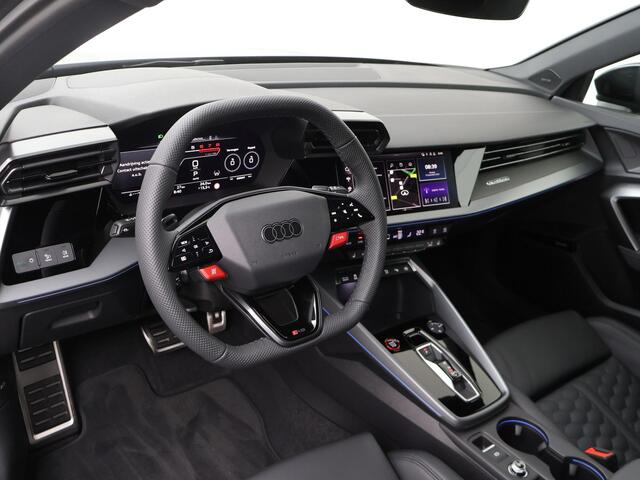 Audi RS3 Sportback 2.5 FSI 295 kW / 400 PK ¤18.750,- FISCAAL VOORDEEL!! | Sonos premium 3d | Stoelmassage voor | Velgen 10-kr.sp. zwart | Topsnelheid 280 km/h | Glazen panoramadak | Rs-sportuitlaatsysteem | Assis.pak driving+parking plus | Climate pakket plus | Ma