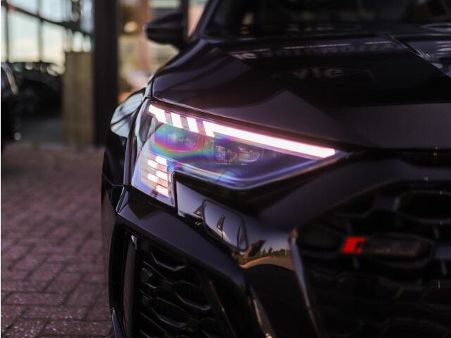 Audi RS3 Limousine 2.5 TFSI A3 quattro | Keramisch | Carbon | Keyless | B&O | Pano