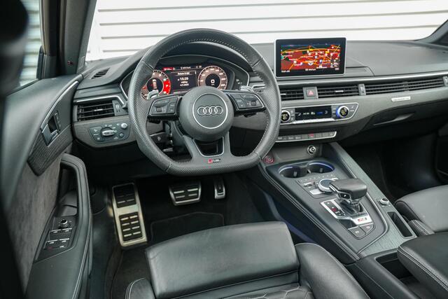Audi RS4 A4 Avant 2.9 TFSI quattro Panoramadak B&O Keramisch Leer Cruise Camera CarPlay