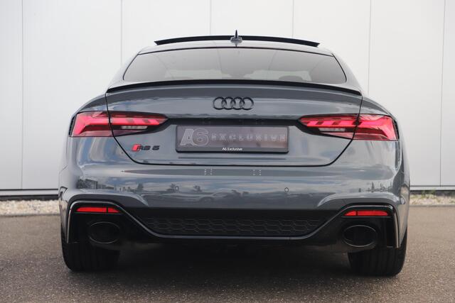 Audi RS5 Sportback 2.9 TFSI RS 5 quattro 450PK Fabrieksgarantie Individual Lak Nimbus Grey Black Optic Virtual Cockpit Laser LED B&O HUD Panoramadak Nappa Leder Massage Carbon Inleg Alcantara Stuur 360 Camera Dealer Onderhouden 20 inch LMV Stuur & Stoelverwarming
