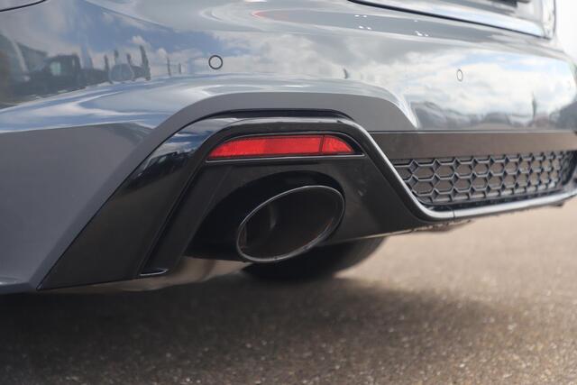 Audi RS5 Sportback 2.9 TFSI RS 5 quattro 450PK Fabrieksgarantie Individual Lak Nimbus Grey Black Optic Virtual Cockpit Laser LED B&O HUD Panoramadak Nappa Leder Massage Carbon Inleg Alcantara Stuur 360 Camera Dealer Onderhouden 20 inch LMV Stuur & Stoelverwarming