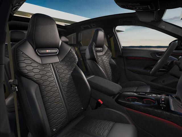 Audi RS5 Avant e-hybrid 639pk quattro Keramisch | Sportpakket | Panoramadak | Head-up | Carbon