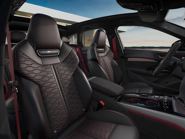 Audi RS5 A5 Avant e-hybrid quattro | Keramisch | Carbon pakket | Audi Sportpakket | Panoramadak | Tech Pro | Sportstoelen Plus incl ventilatie | Bang & Olufsen Premium |