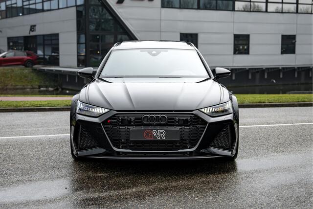 Audi RS6 Avant 4.0 TFSI 600pk quattro | Audi Exclusive | Dynamic plus | Keramische remmen | Design pakket rood | Alcantara hemel | Panorama dak | Assistentiepakket plus | B&O | Carbon interieur | HD Matrix Laser LED | Uitgebreid leder pakket | Servosluiting | Memo