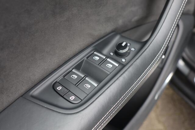 Audi RSQ8 4.0 TFSI quattro Orig. Ned.