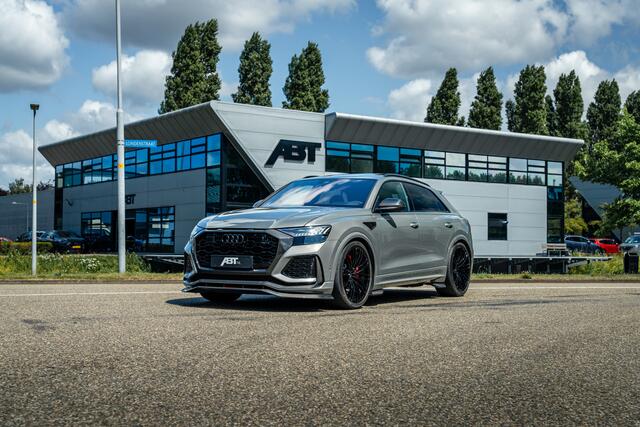 Audi RSQ8 ABT RSQ8-S 4.0 TFSI 700 | ABT HR23 Glossy Black | Audi Exclusive | Carbon optiek | Dynamic Plus | RS design pakket rood | Panorama dak | Assistentiepakket plus | Carbon spiegels | Servosluiting | Matt carbon interie | ABT Export exhaust | Matrix LED | Ker