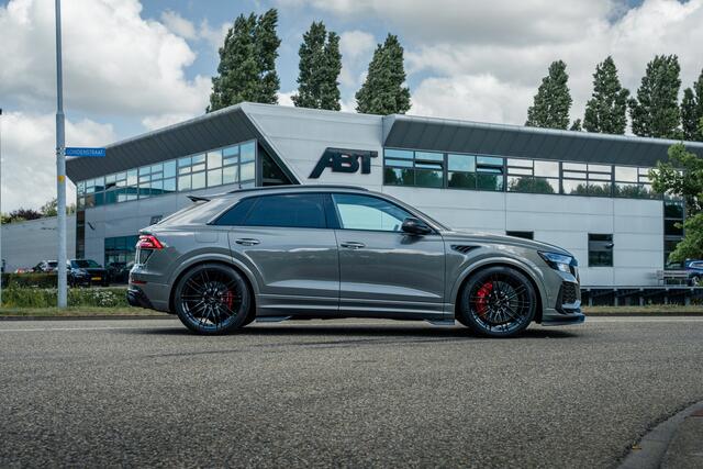 Audi RSQ8 ABT RSQ8-S 4.0 TFSI 700 | ABT HR23 Glossy Black | Audi Exclusive | Carbon optiek | Dynamic Plus | RS design pakket rood | Panorama dak | Assistentiepakket plus | Carbon spiegels | Servosluiting | Matt carbon interie | ABT Export exhaust | Matrix LED | Ker