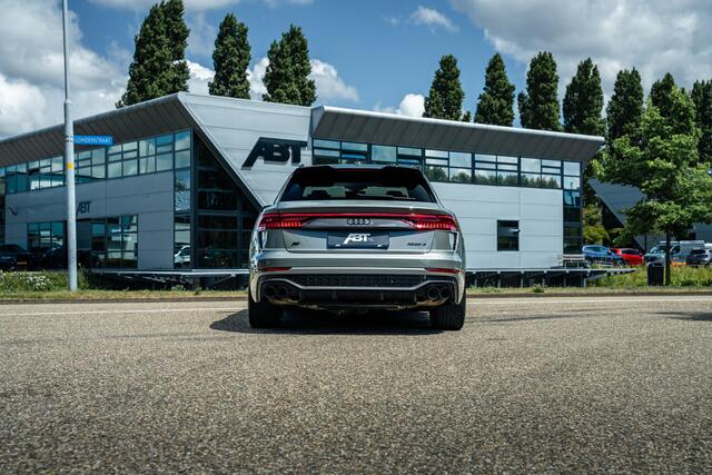 Audi RSQ8 ABT RSQ8-S 4.0 TFSI 700 | ABT HR23 Glossy Black | Audi Exclusive | Carbon optiek | Dynamic Plus | RS design pakket rood | Panorama dak | Assistentiepakket plus | Carbon spiegels | Servosluiting | Matt carbon interie | ABT Export exhaust | Matrix LED | Ker