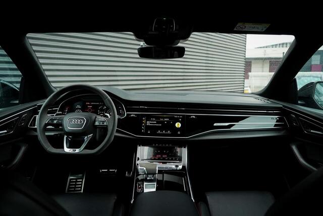 Audi RSQ8 4.0 TFSI Q8 quattro / NL Auto / Pano / Keramisch / Performance / Stoelklima