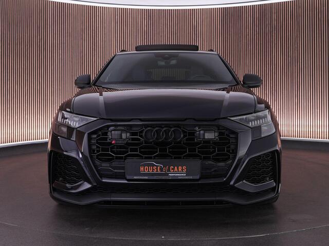 Audi RSQ8 quattro 4.0 600pk TFSI |23" custom|Dynamic plus|keramisch|achteras besturing|pano|massage|HUD|B&O|memory|carbon interieur|blind spot|Apple Carplay|parkeer camera|elek. trekhaak|
