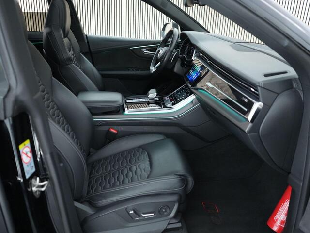 Audi RSQ8 quattro 4.0 600pk TFSI |23" custom|Dynamic plus|keramisch|achteras besturing|pano|massage|HUD|B&O|memory|carbon interieur|blind spot|Apple Carplay|parkeer camera|elek. trekhaak|