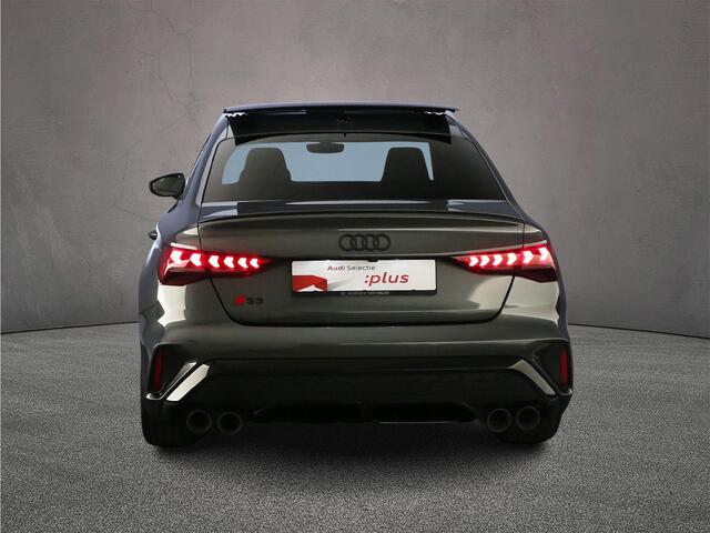 Audi S3 Limousine 333pk quattro | Akra | Pano | Sonos | Adapt. Onderstel | 19 inch | Alcantara | Matrix LED | Ruit Stiksel | Camera | Akraprovic Performance