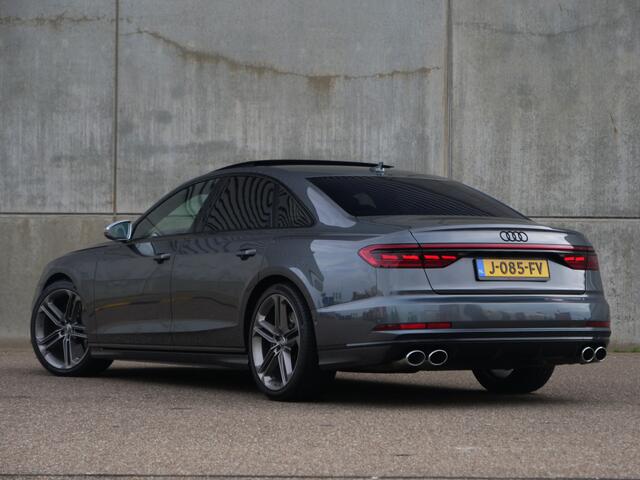Audi S8 4.0 TFSI S8 Quattro | Achteras besturing | Ceramic brake | B&O | 3D Top view..