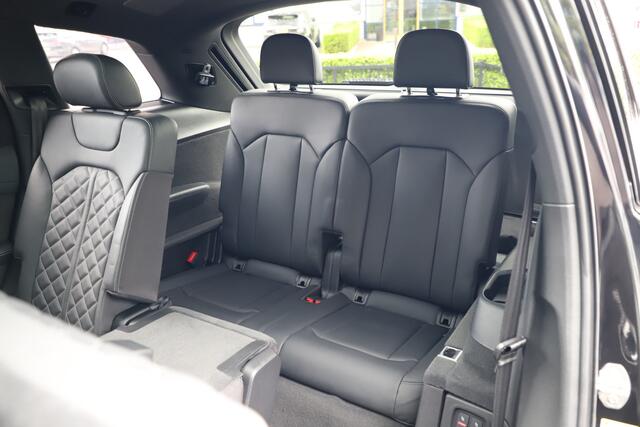 Audi SQ7 4.0 TFSI Quattro 7pers. | 507PK | Luchtvering | Achterasbesturing | Massage | Head-up | Keyles-go | Pano | B&O | Carbon | Sfeerverlichting | Memory | Stuurwielverw. | 2021.