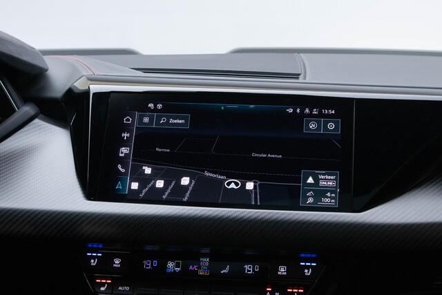 Audi e-tron GT RS 93 kWh | Dynamic pakket plus | Keramische remmen | RS Designpakket rood | Carbon | B&O | Parking | City | Tour |