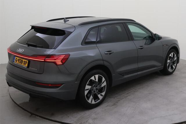 Audi e-tron e-tron 50 quattro Launch edition Black 71 kWh / Panorama dak / S-line / Elect. achterklep / 20 Inch / Alcantara / 12 Maanden Audi Select+