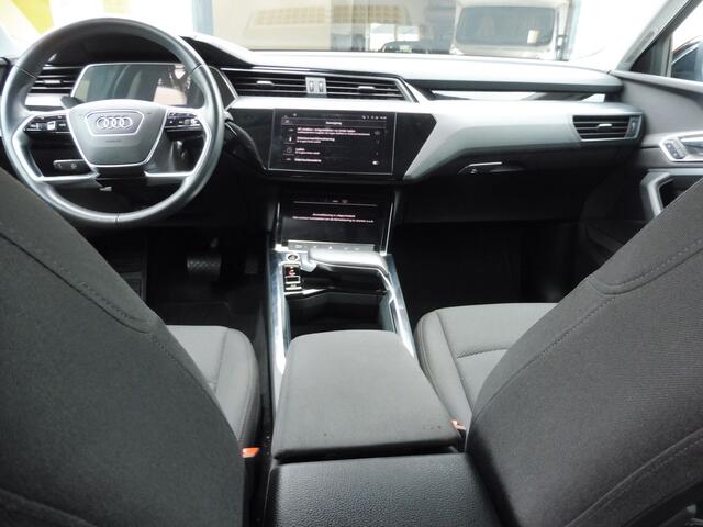 Audi e-tron 50 quattro edition 71 kWh 3 FASE 313PK Luchtvering | Elec a klep | Navi | LMV 19" | 1e eig | NL auto