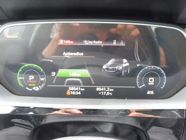 Audi e-tron 50 quattro edition 71 kWh 3 FASE 313PK Luchtvering | Elec a klep | Navi | LMV 19" | 1e eig | NL auto