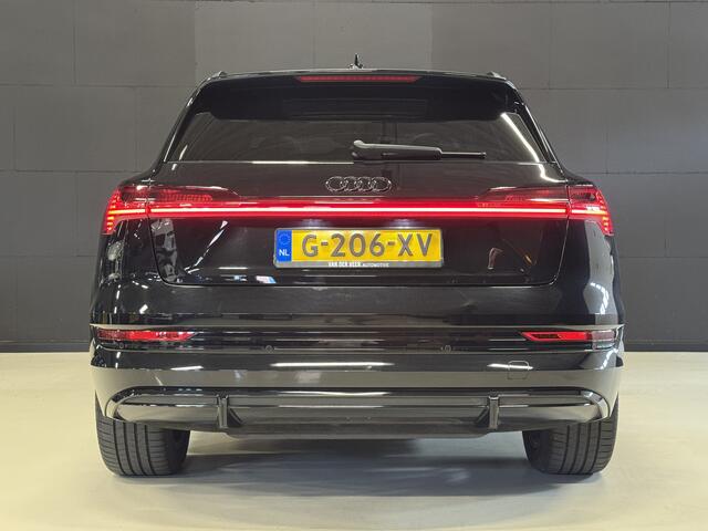 Audi e-tron e-tron 50 quattro 2x S-Line Black Edition 71 kWh | Pano | Afn. trekhaak | Carplay | Adaptive cruise | Stoelverwarming